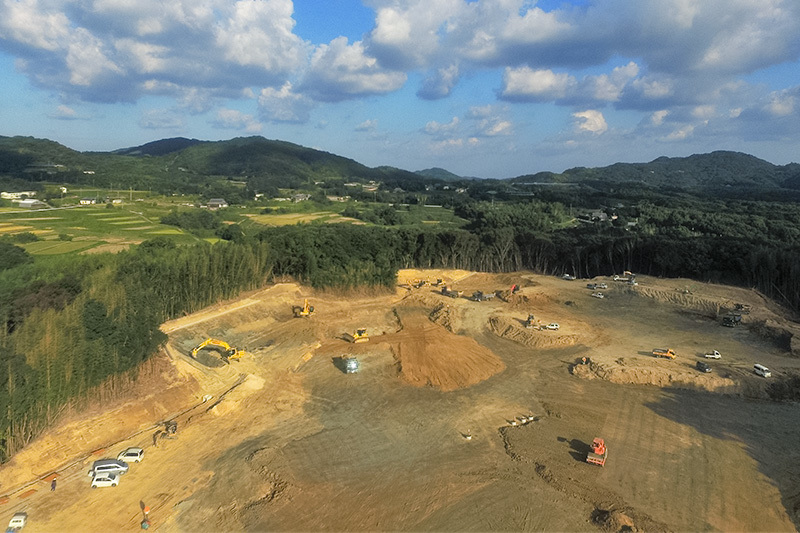 工事中 鮎原中邑谷企業用地造成工事